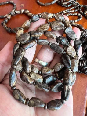 Vòng Trầm Hương Hạt Dài Tự Nhiên